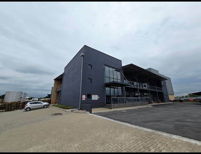 7,649M² WAREHOUSE TO LET IN NORTH RIDING